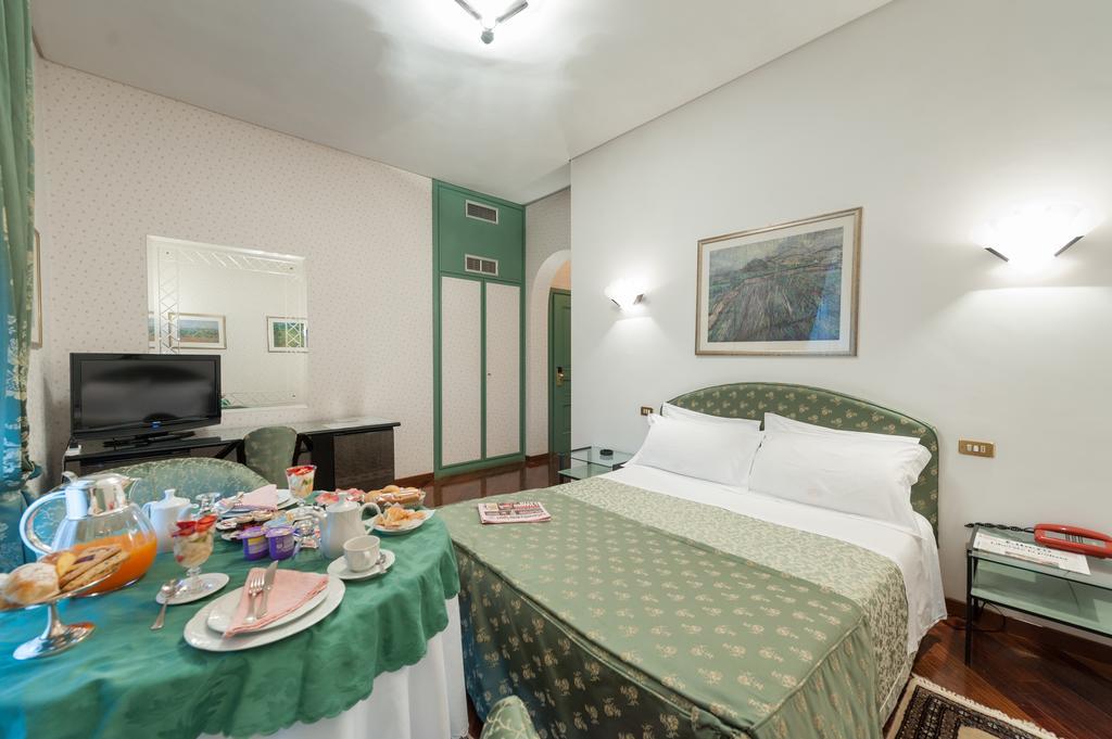 Hotel Villa Giulia Tortona Bagian luar foto